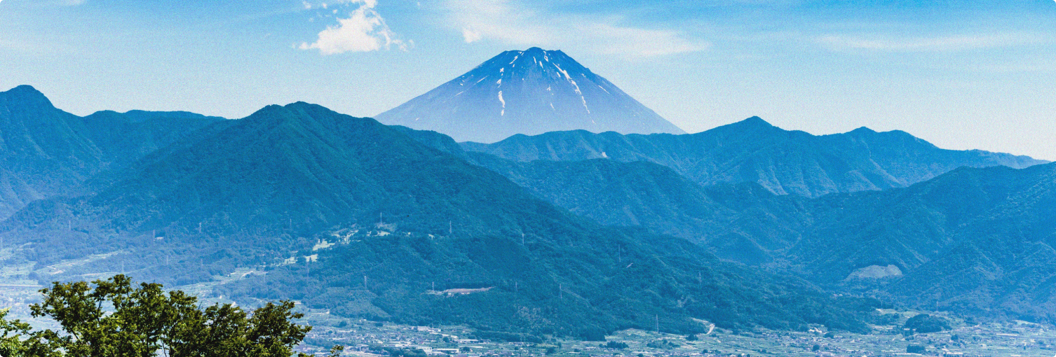 山梨県山梨市、日本、富士山の町並み